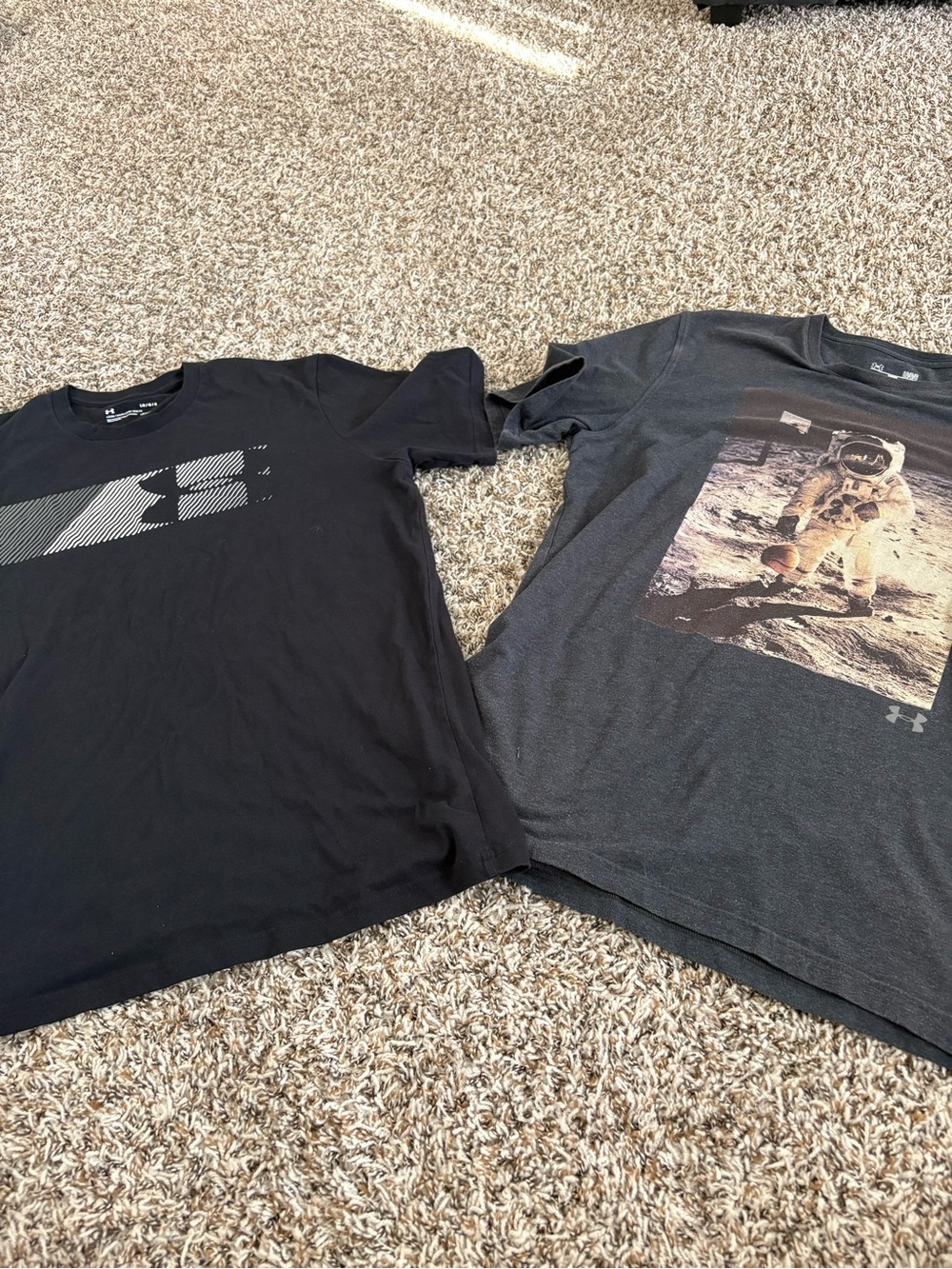Under Armour Men's Black Graphic Short Sleeve Tee’s set of 2 Large